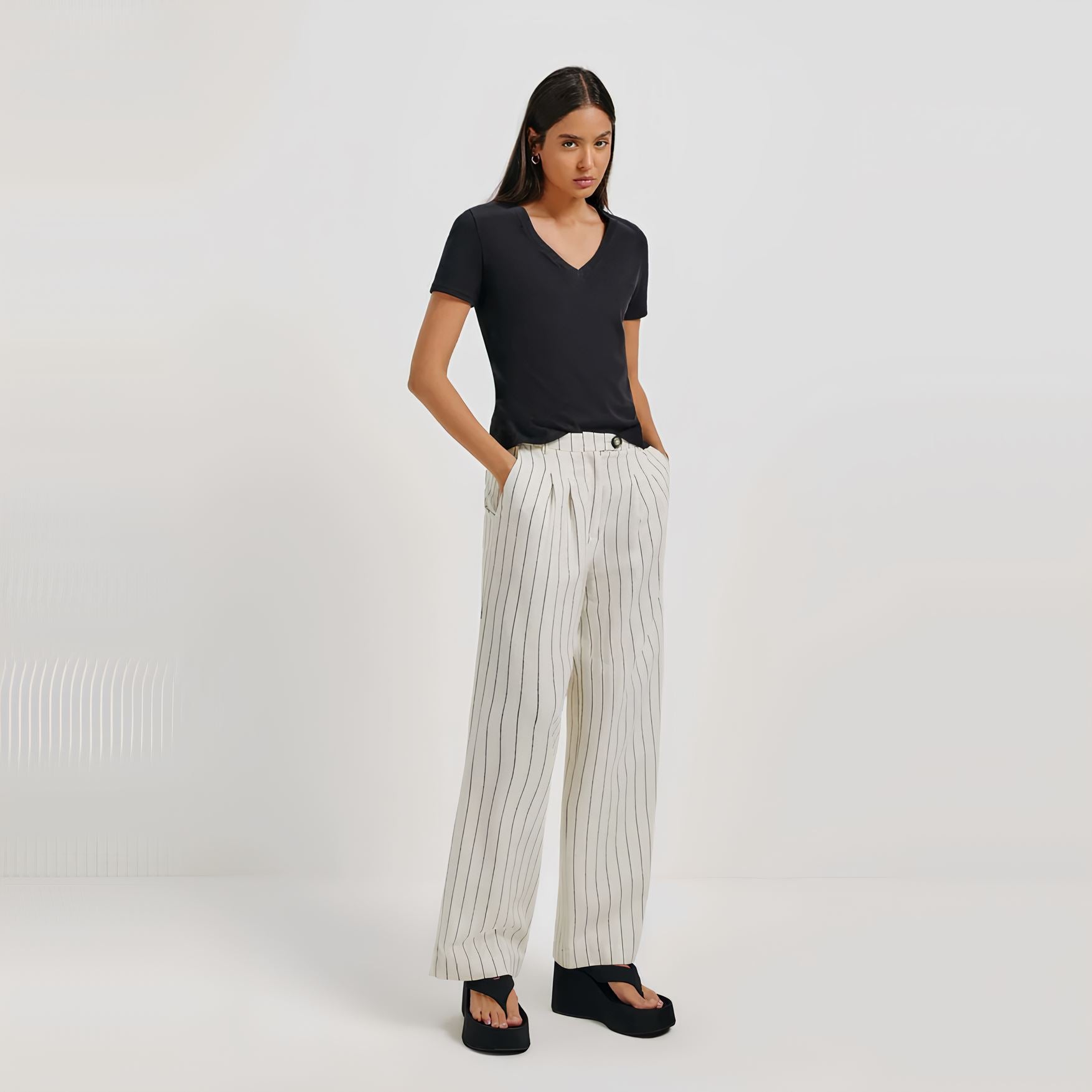 Camiseta Femenina Básica Aura.