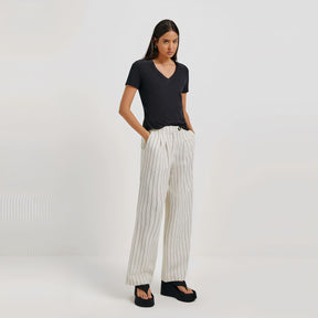 Camiseta Femenina Básica Aura.